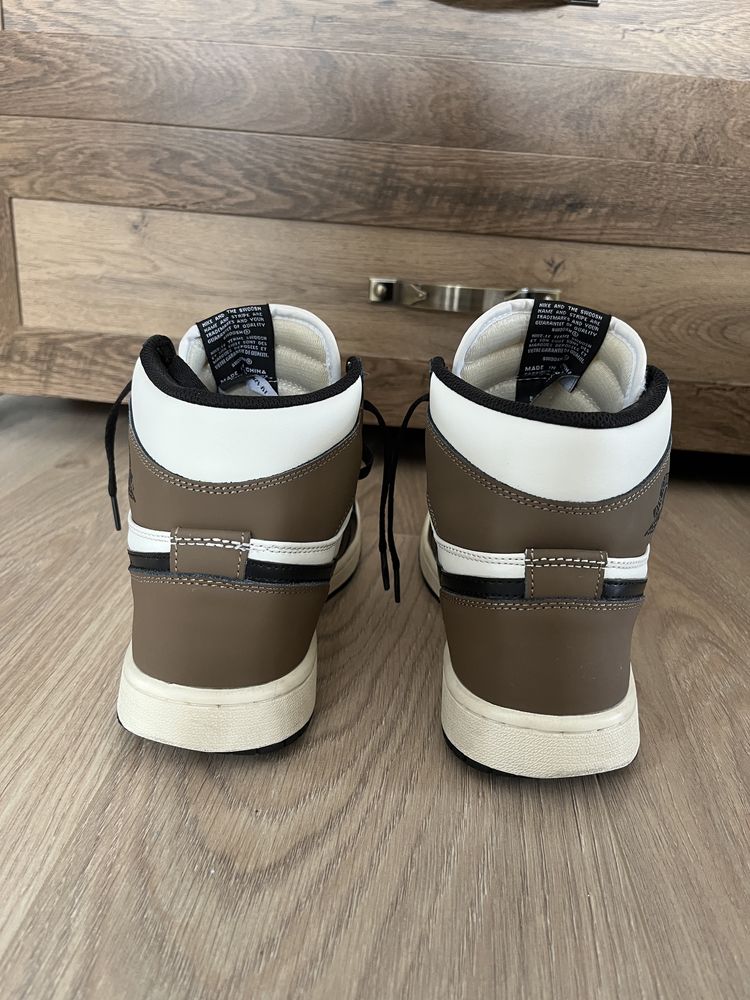 Nike Air Jordan 1 Retro High Dark Mocha