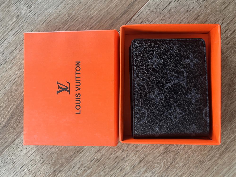 Ест. кожа портмоне Louis Vuitton