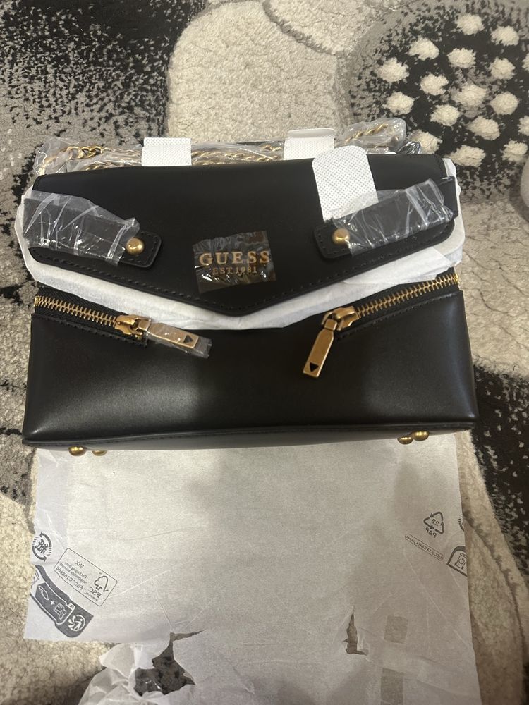 Дамски чанти guess