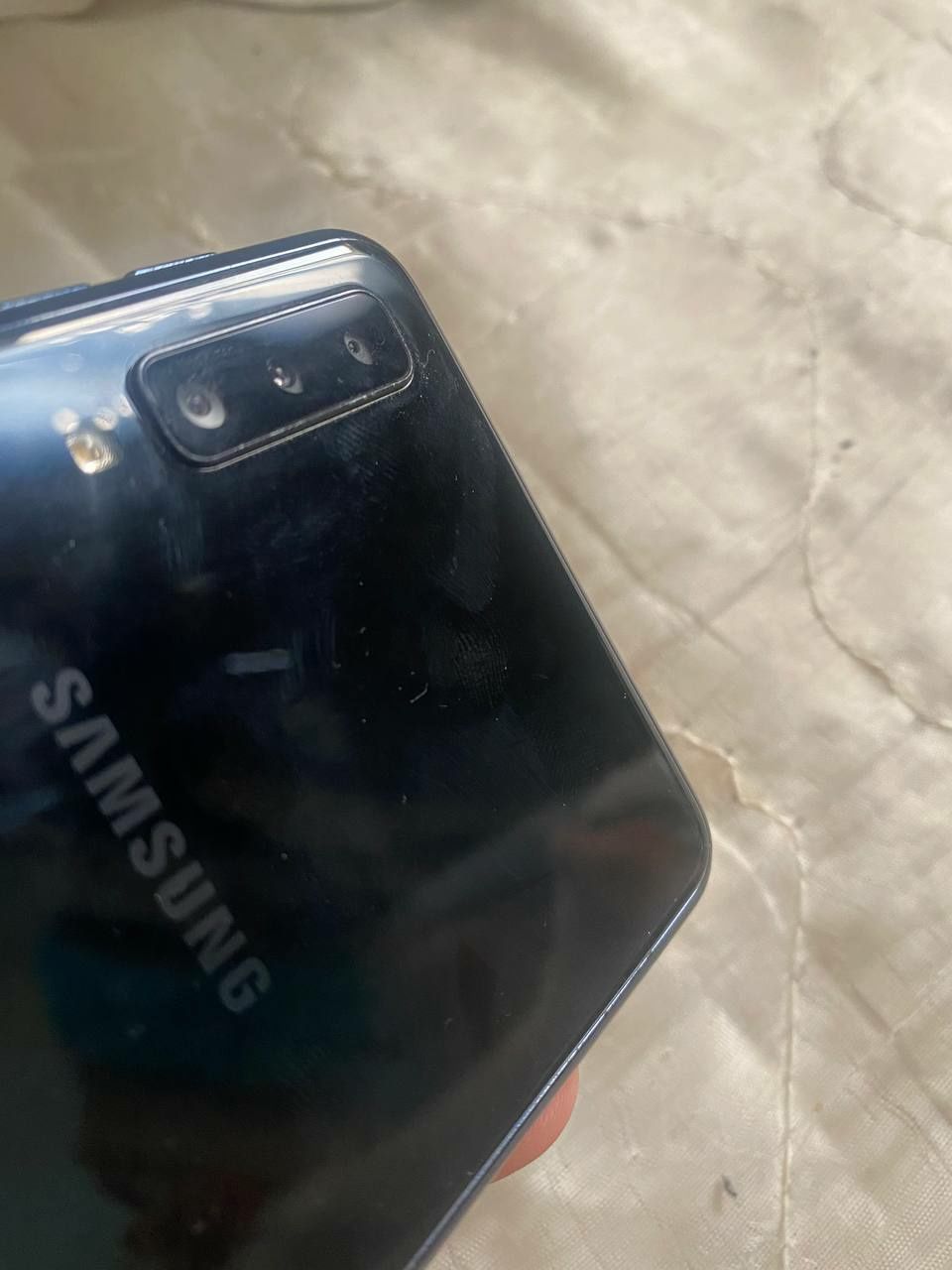 SAMSUNG A7 (2018)