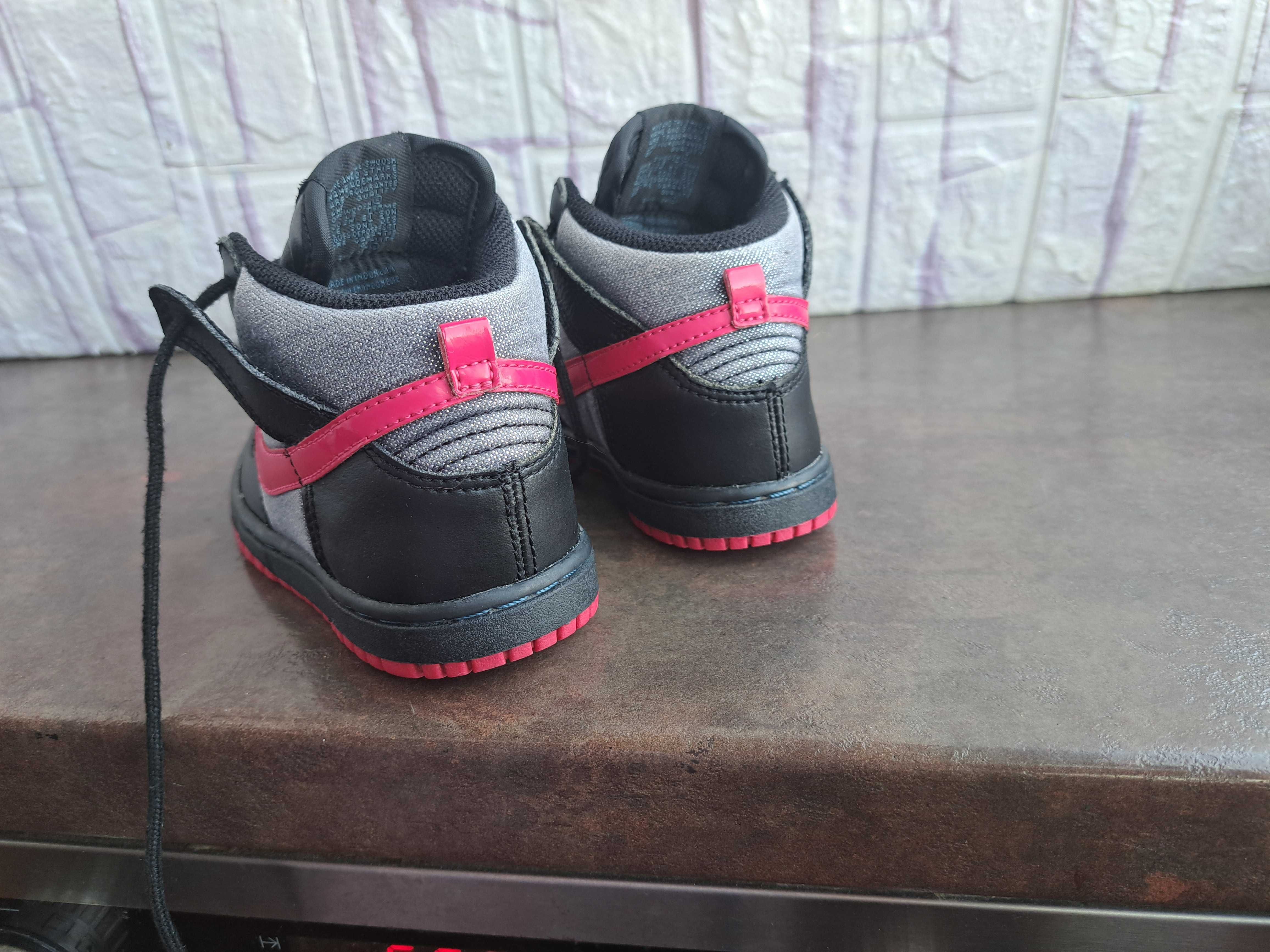 маратонки за момиче кецове,спортни обувки Nike,найк,номер 25,5