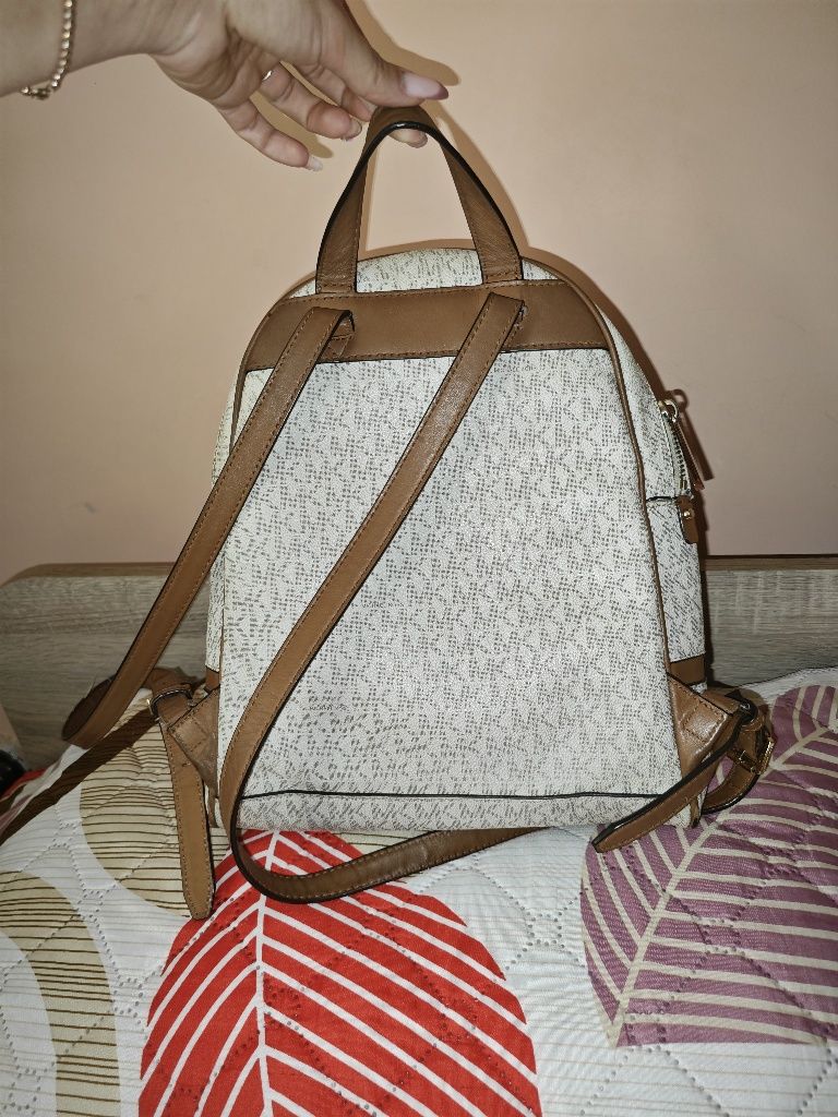 Дамска раница Michael kors чанти