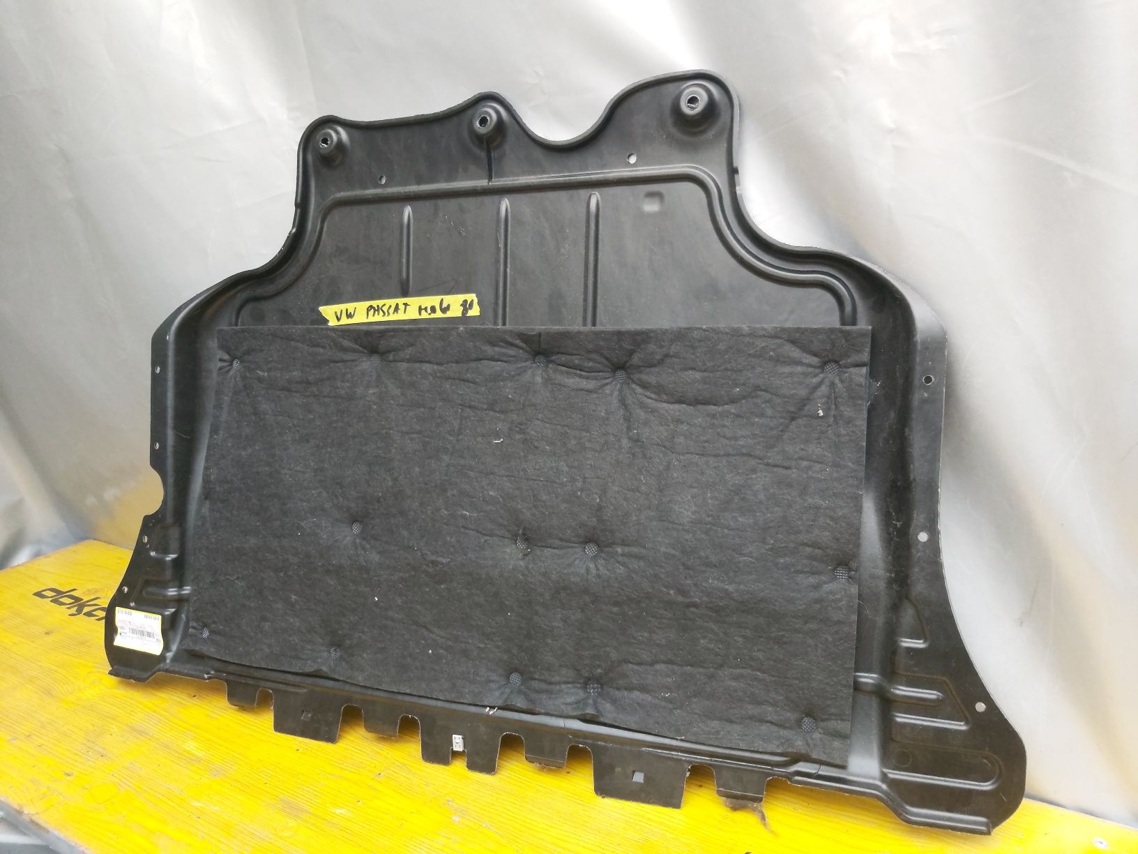Капак двигател Vw passat Gollf 7/8
