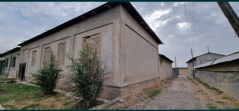 Уй сотилади назарбек дамачи да жойлашкан 8 сот  5 хона + времянка