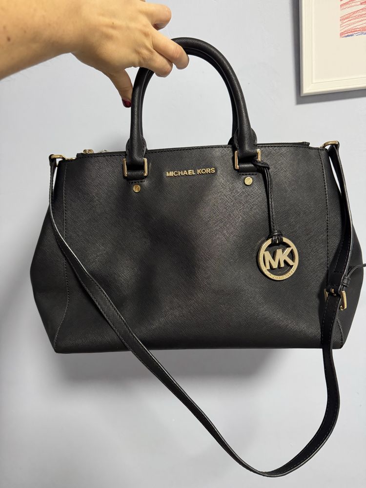 Michael Kors чанта естествена кожа 175 лв