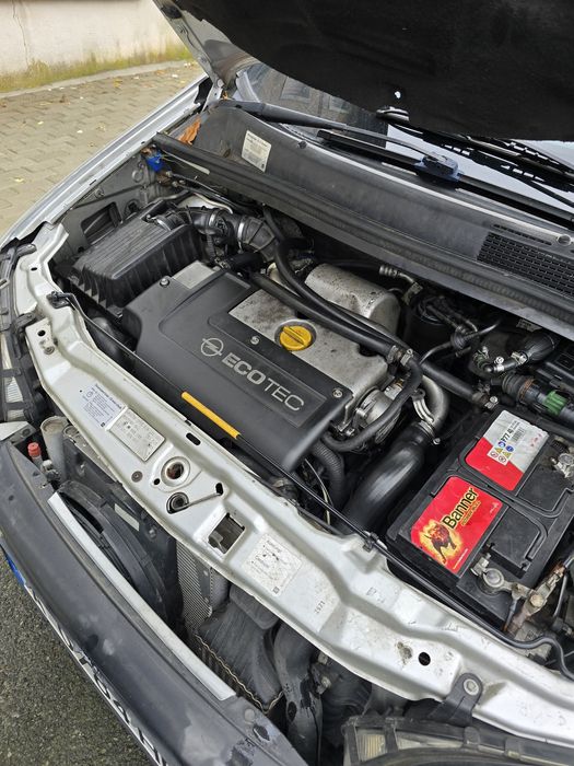 Опел Зафира 2002