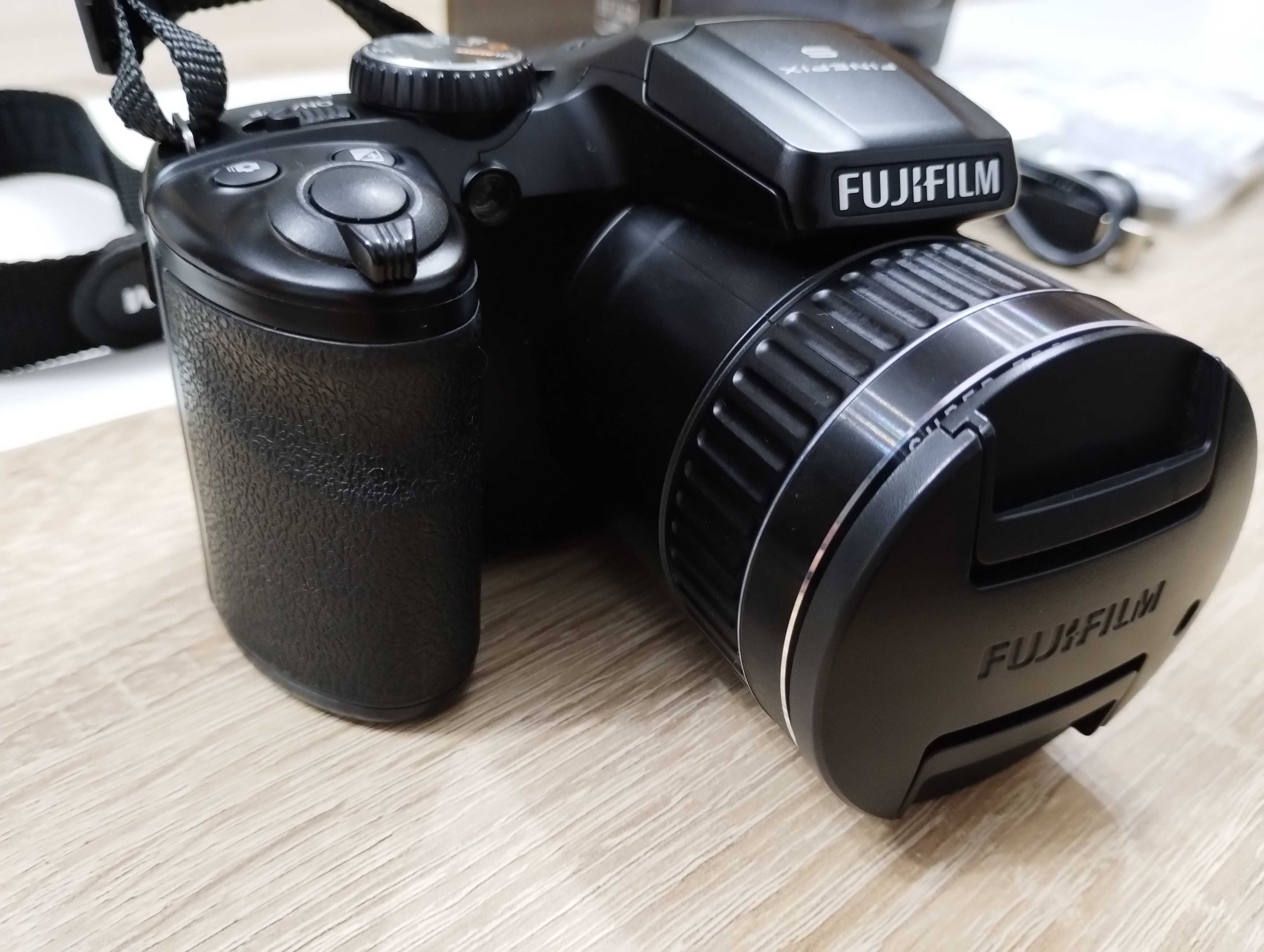 Fujifilm Finepix s4800 aparat foto bridge 30x zoom