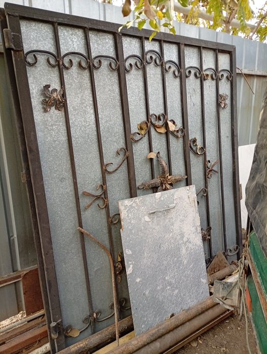 Продам  железные ворота