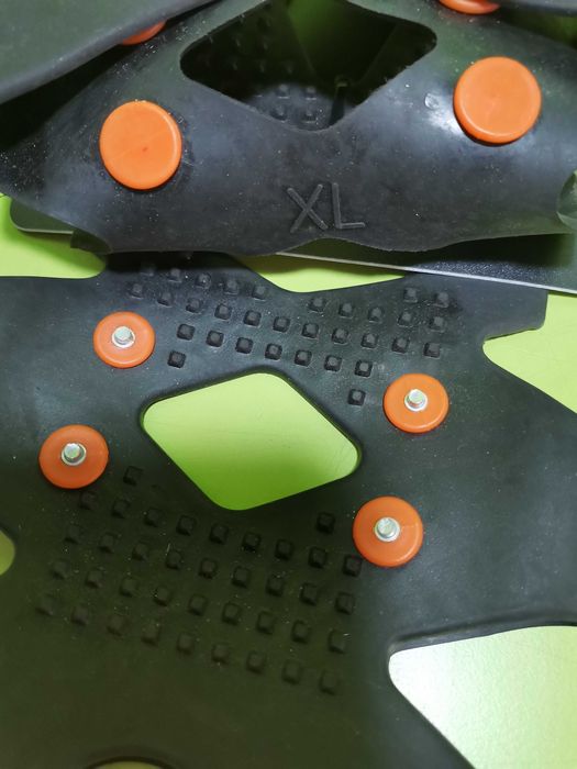 Grip antialunecare, atașabil  bocanci sau alta încălțăminte escaladă