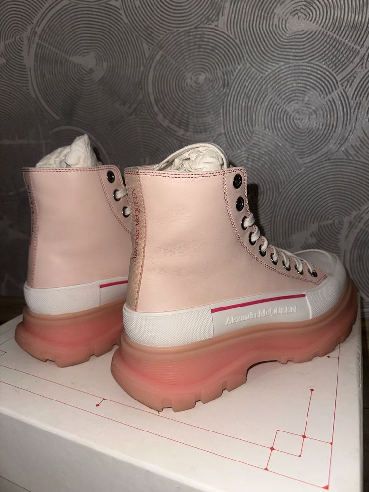 Alexander McQueen sneakers, нови, оригинални, 39 номер