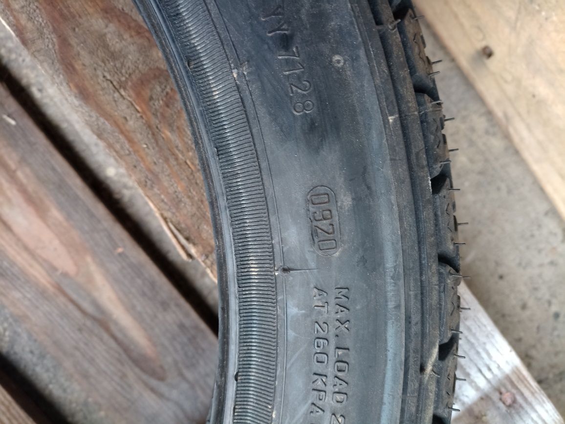 O anvelopa NOUA de fata Metzeler 3.25 R18 dot 0920
