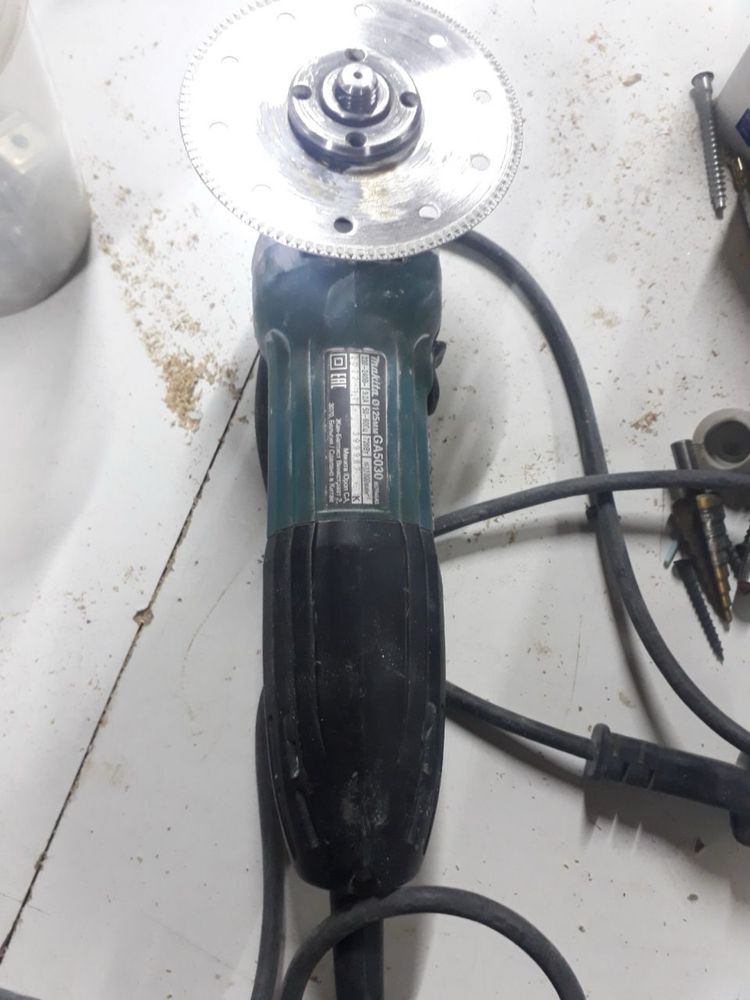 УШМ, болгарка Makita