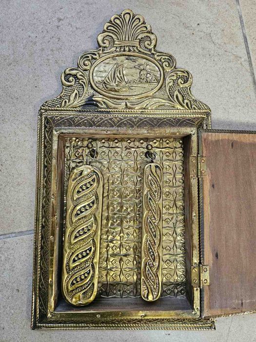 Витрина в ретро стил