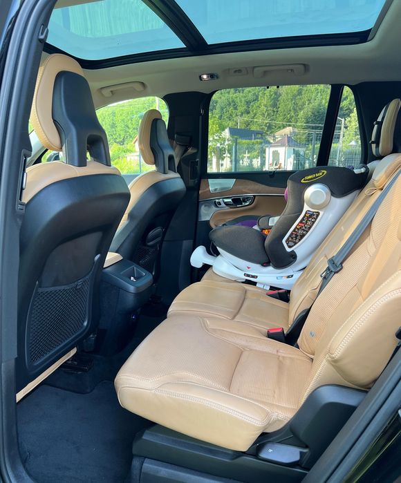 Volvo XC 90 INSCRIPTION

2.0 Diesel 225 cp 2016 D5 AWD (4x4) 7 Locuri