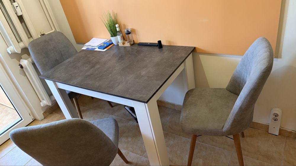 Кухненска/Трапезна/ Маса + 3 стола