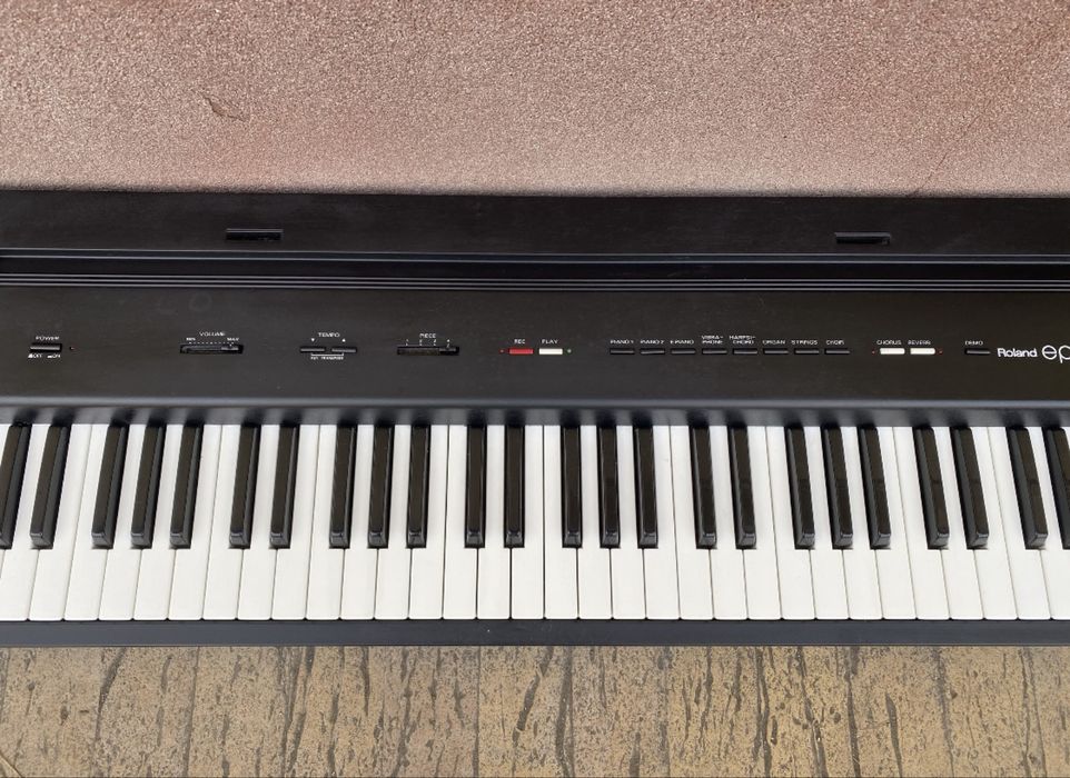 Roland ep7 IIe pian digital