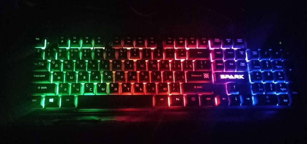 Продаю клавиатура spark defender
