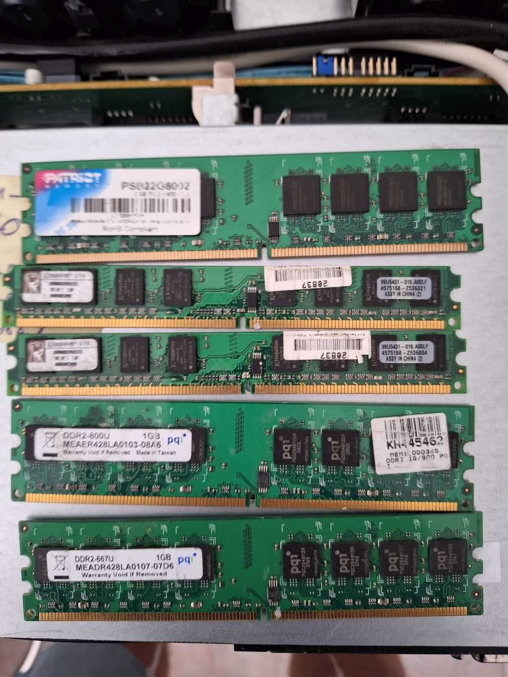 Memorii DDR2 de 1GB si 2GB la 800 si 667