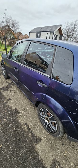 Vând Ford Fiesta 1.3 benzina