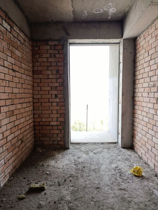 Новостройка 3х комнатная.  62,2м2. Яшнобод. Строительный массив.