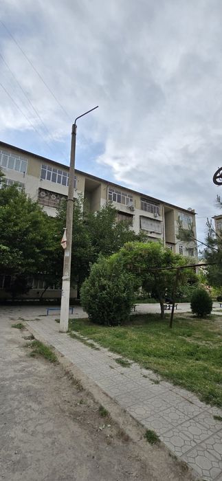 Сдаётся 3 комнатная 1 этаж Саттепо 45 конечно