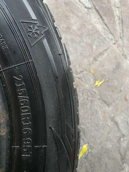 Зимни гуми 215/60 R16