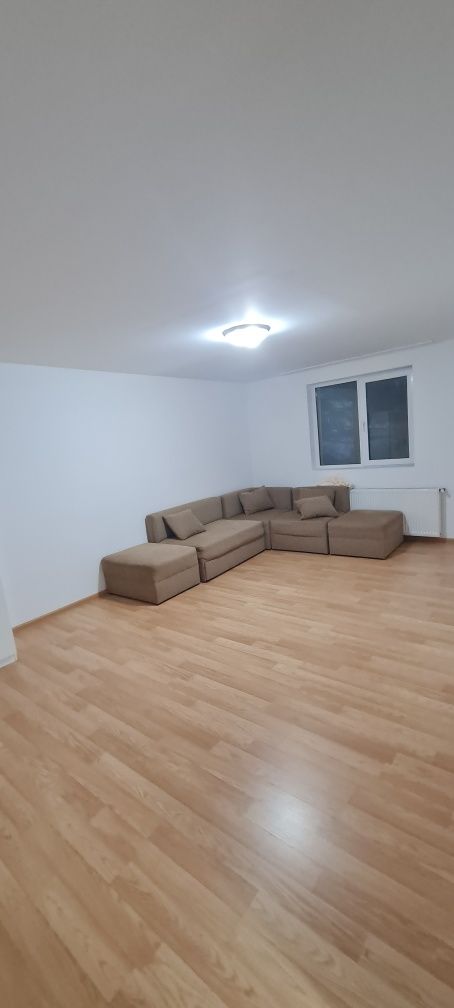 Închiriez vilă zona Vitan