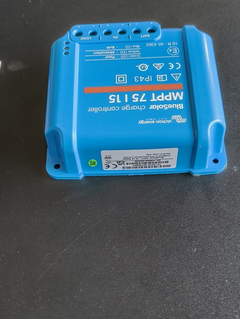 Соларен контролер Victron BlueSolar MPPT 75 | 15, 12/24v - 15A