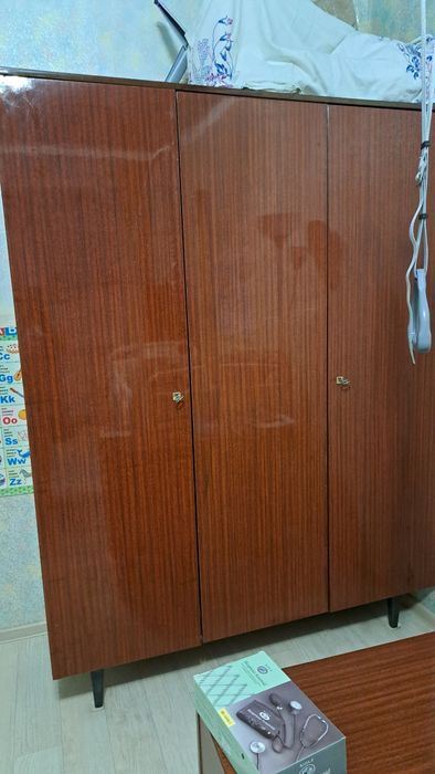 Продам шкф плательный