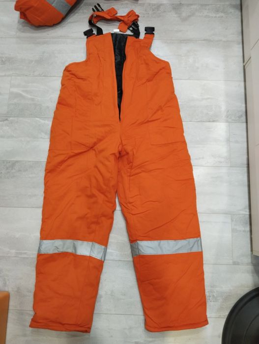 Продаётся зимняя спецодежды