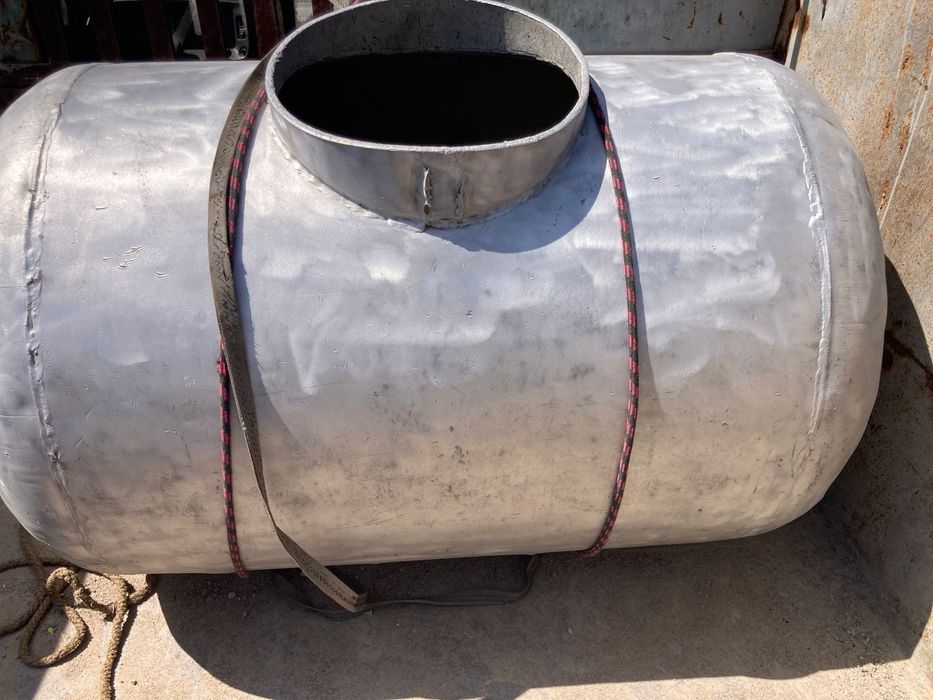 Продам алюминевую бочку