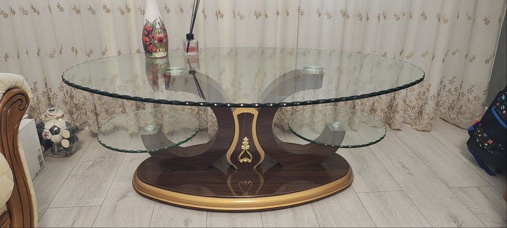 Vând măsuță sufragerie din sticla