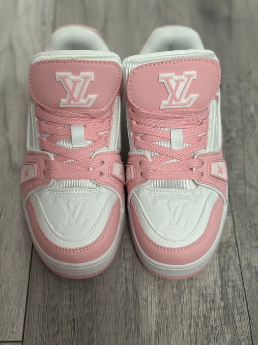 Adidasi Louis Vuitton