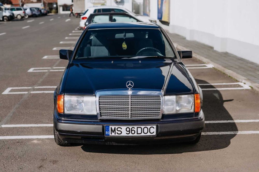 Mercedes‑Benz 200CE Vehicul istoric atestat.