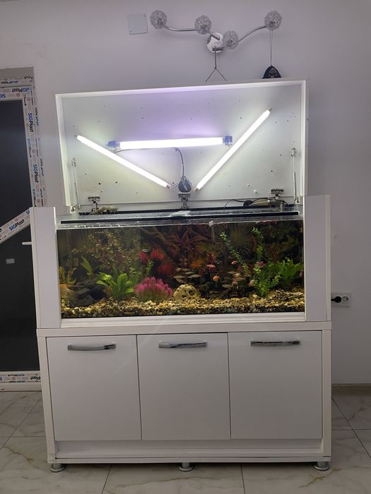 Acvariu cu capacitatea de 350L