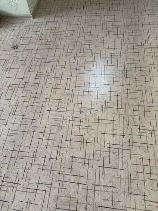 Продам линтлиум бу на 60 кв.м