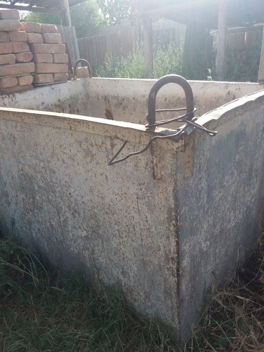 Железый чан для воды