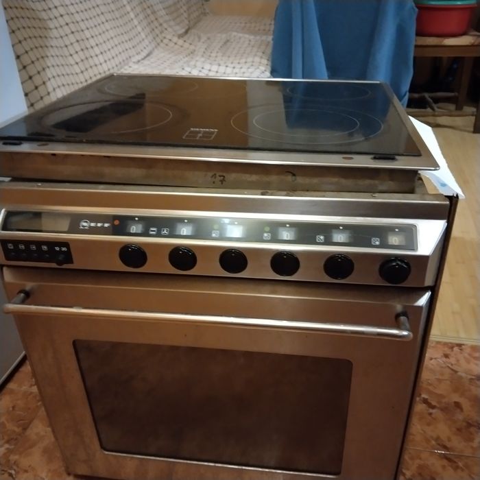 Четворка котлони с фурна за вграждане Котлоните Siemens, фурна Neff