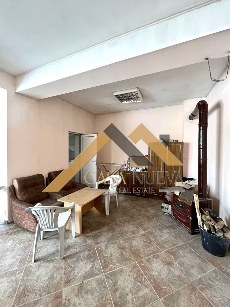Продава се Къща в с. Студена, Област Перник - 400 кв.м за 475 €/кв.м - Снимка #2