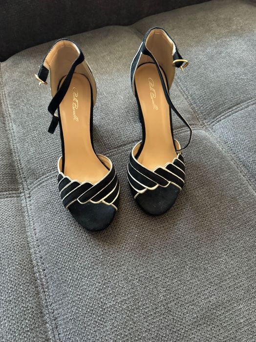 Дамски сандали на ток