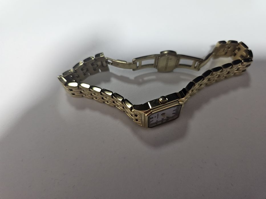 Vând ceas dama auriu