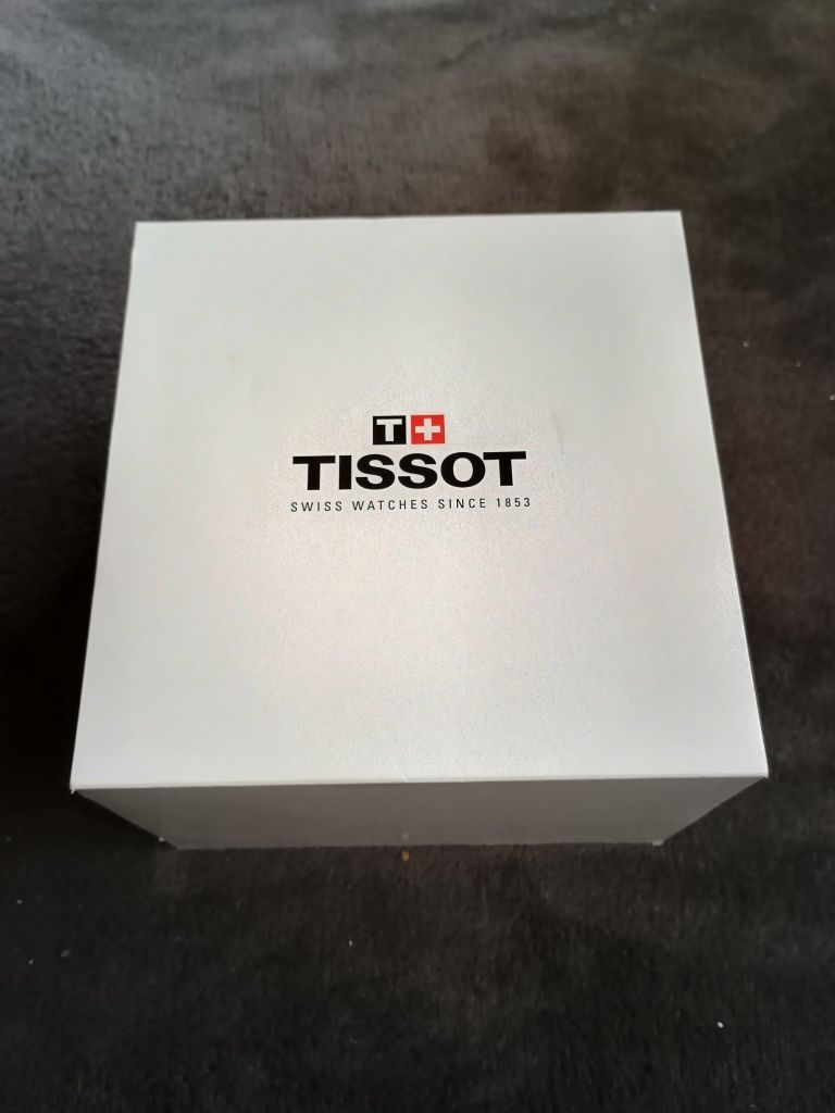 Часовник Tissot t125.