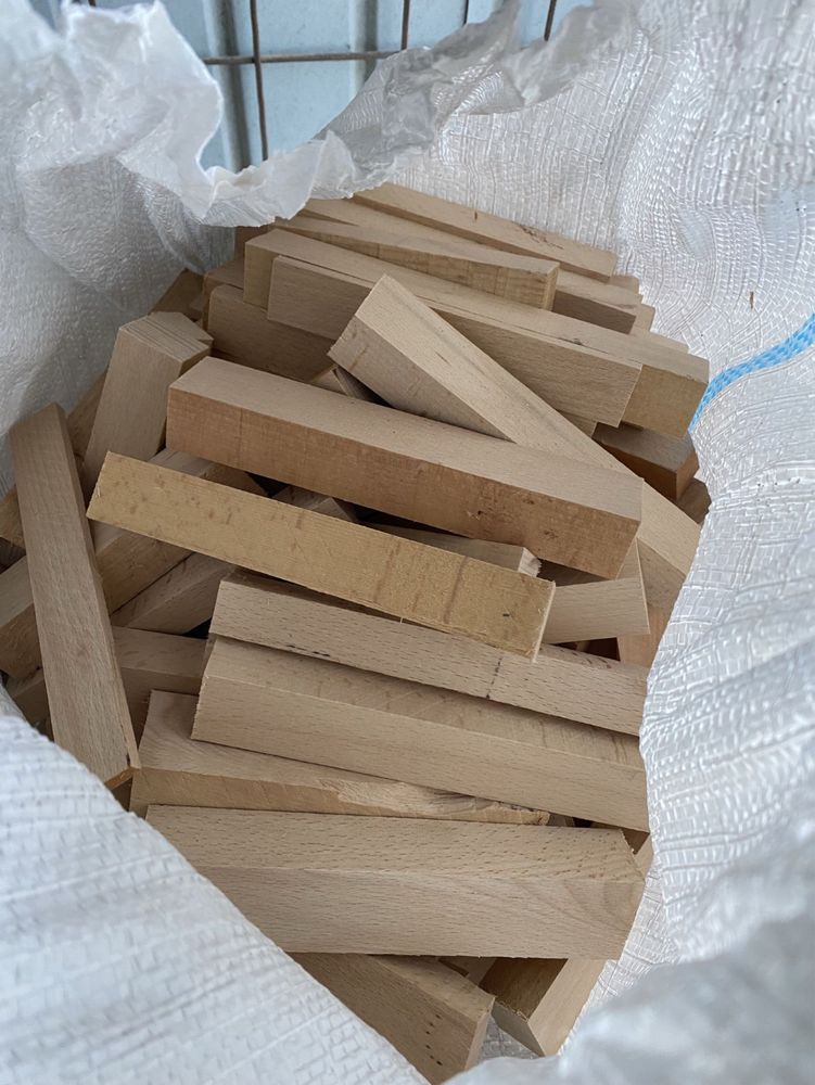 Resturi lemn masiv FAG uscat – ideal pentru foc – 1000 lei/tonă