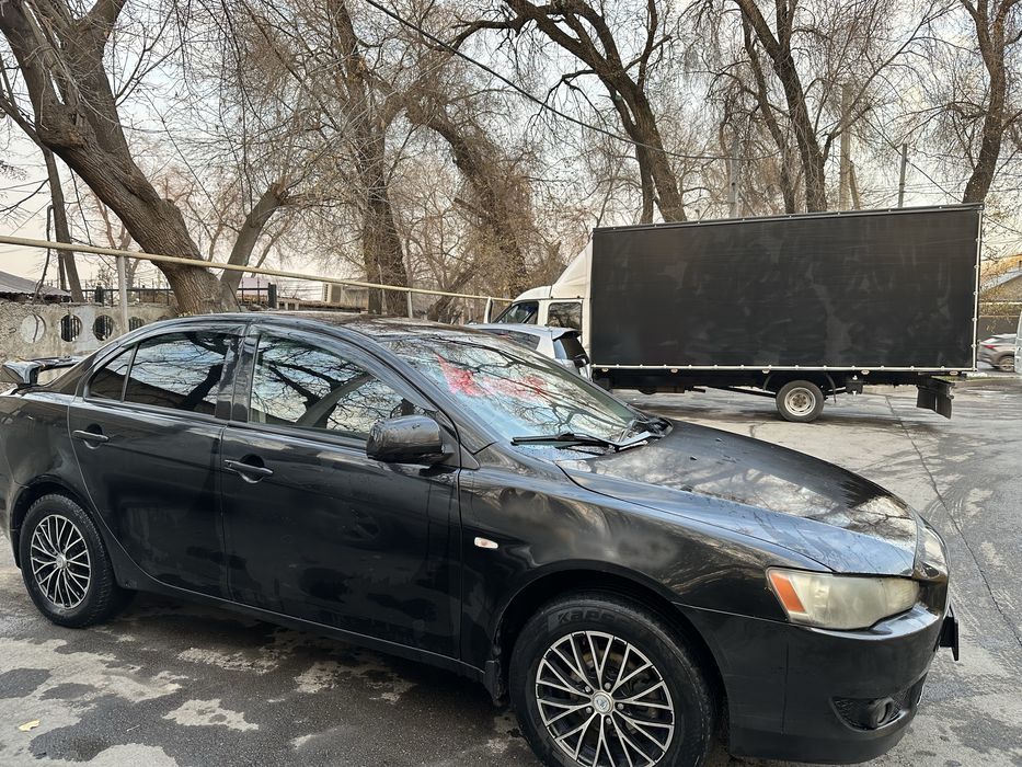 Митсубиси лансер