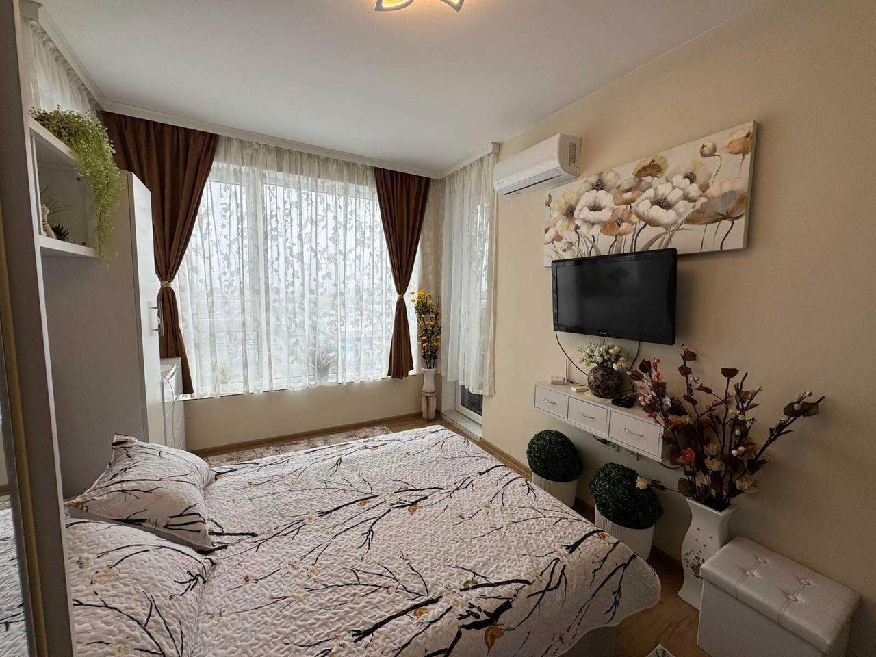 Продава се Двустаен апартамент в Бургас, Изгрев - 70 кв.м за 2229 €/кв.м - Снимка #11