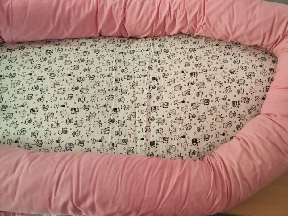Vând BabyNest cuib bebe