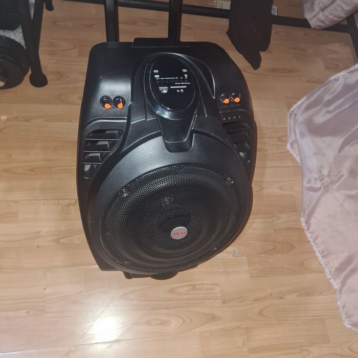 Boxa Akai X10 activa portabila bluetooth in stare perfecta.Cu proba.