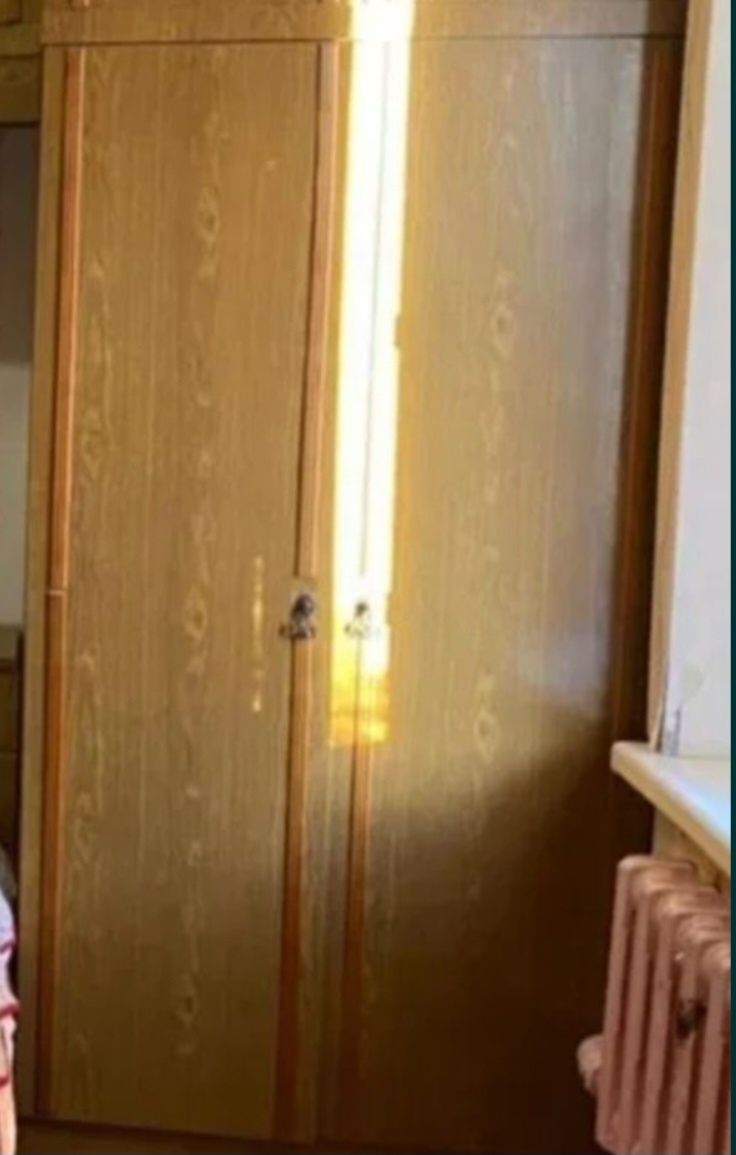 Продам шкаф для одежды.