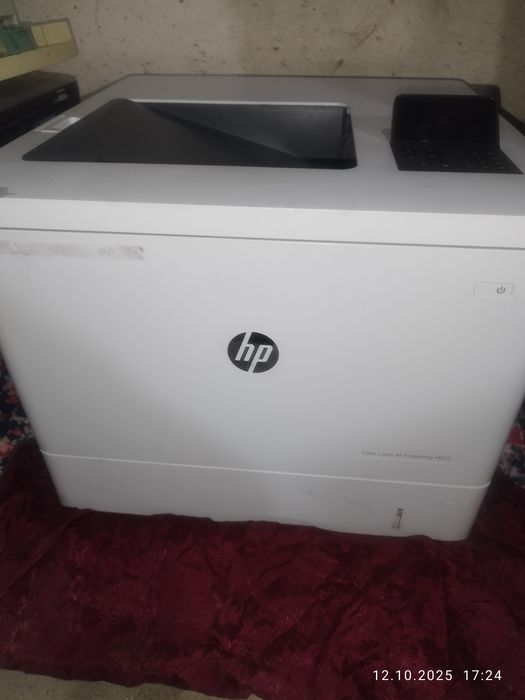 Продаю лазерный цветной HP M553 принтер.