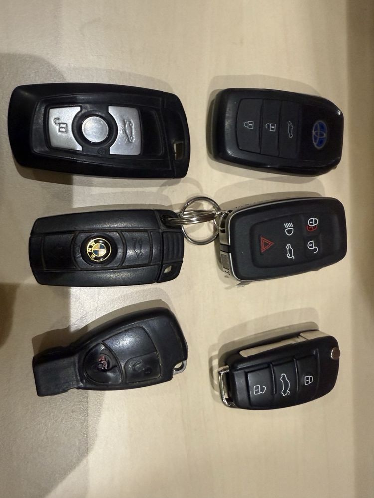 Лот Автомобилни ключове за Ауди/Audi/БМВ/BMW/Mercedes/Toyota